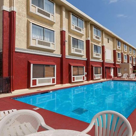 Ramada By Wyndham Oklahoma City Airport North Extérieur photo