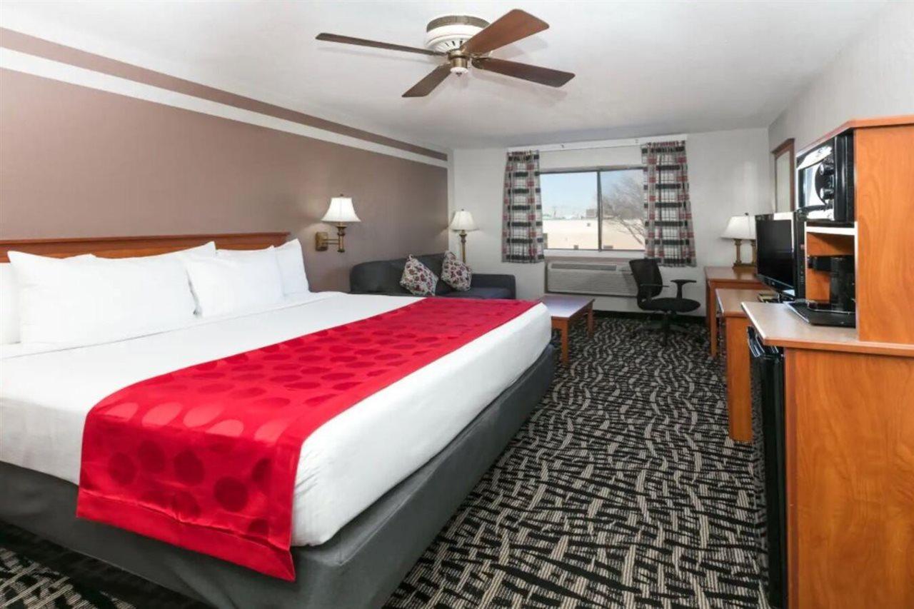 Ramada By Wyndham Oklahoma City Airport North Extérieur photo