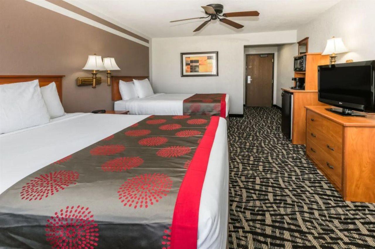 Ramada By Wyndham Oklahoma City Airport North Extérieur photo