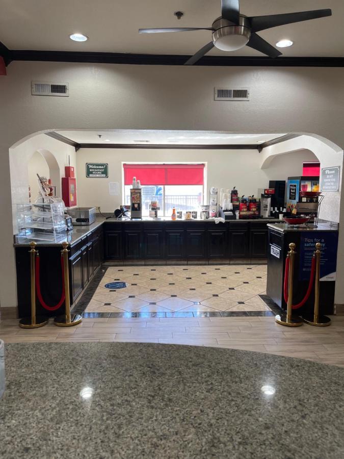 Ramada By Wyndham Oklahoma City Airport North Extérieur photo