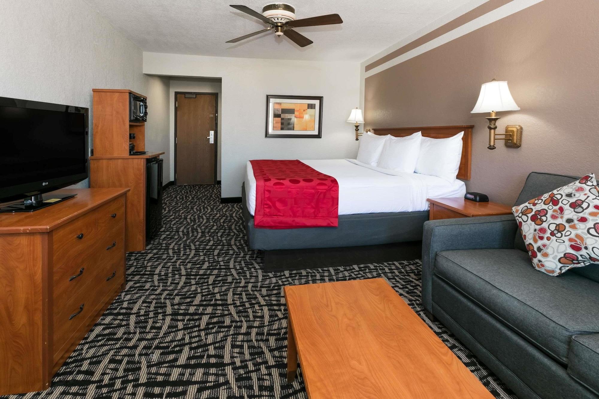 Ramada By Wyndham Oklahoma City Airport North Extérieur photo