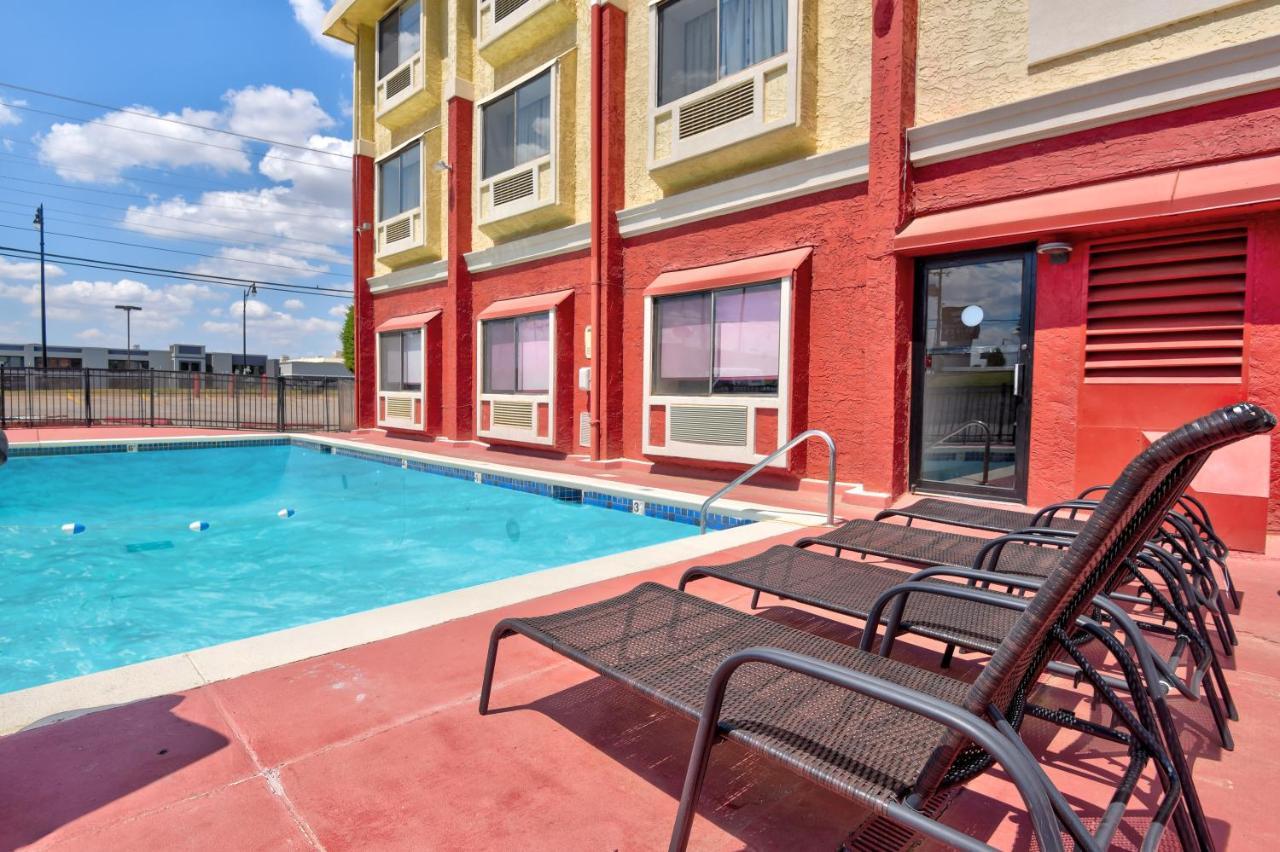 Ramada By Wyndham Oklahoma City Airport North Extérieur photo