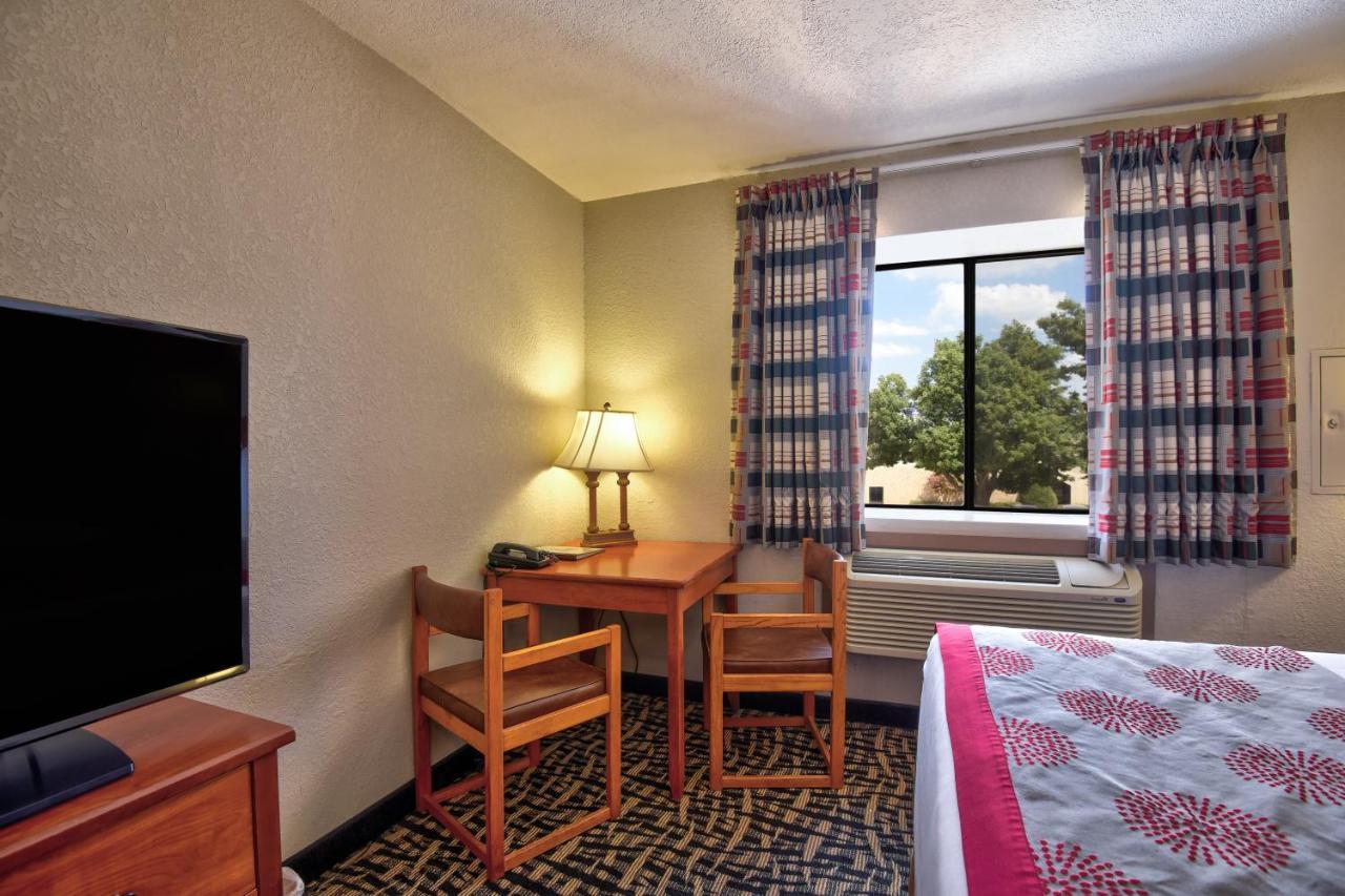 Ramada By Wyndham Oklahoma City Airport North Extérieur photo