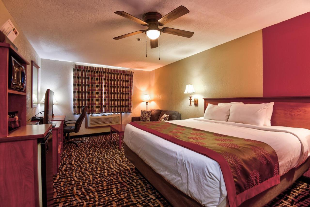 Ramada By Wyndham Oklahoma City Airport North Extérieur photo