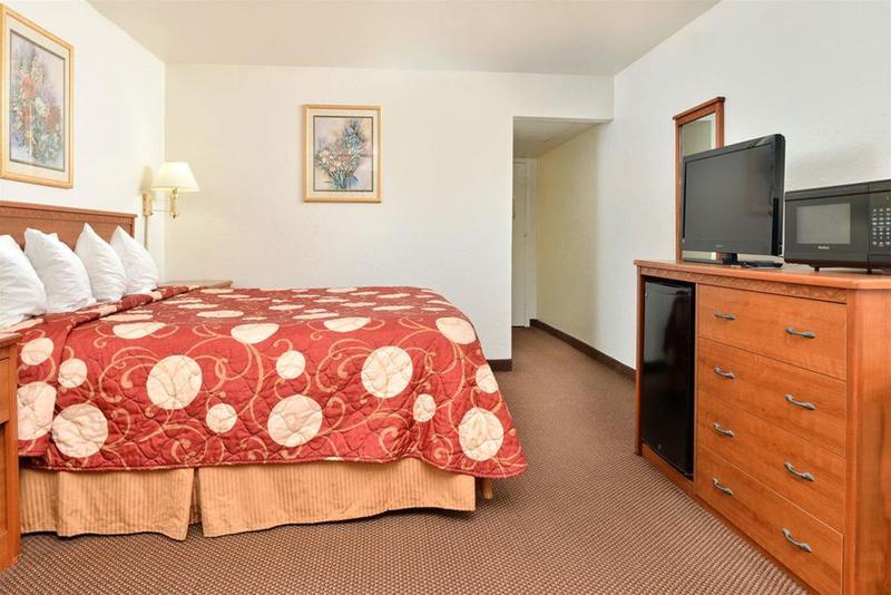 Ramada By Wyndham Oklahoma City Airport North Extérieur photo